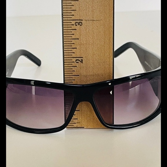 Ed Hardy Black and Red Sunglasses with Floral Case - Picture 7 of 16